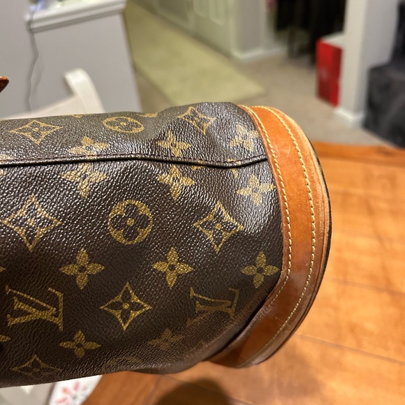 Authentic vintage Louis Vuitton bucket bag! - Picture 10 of 12